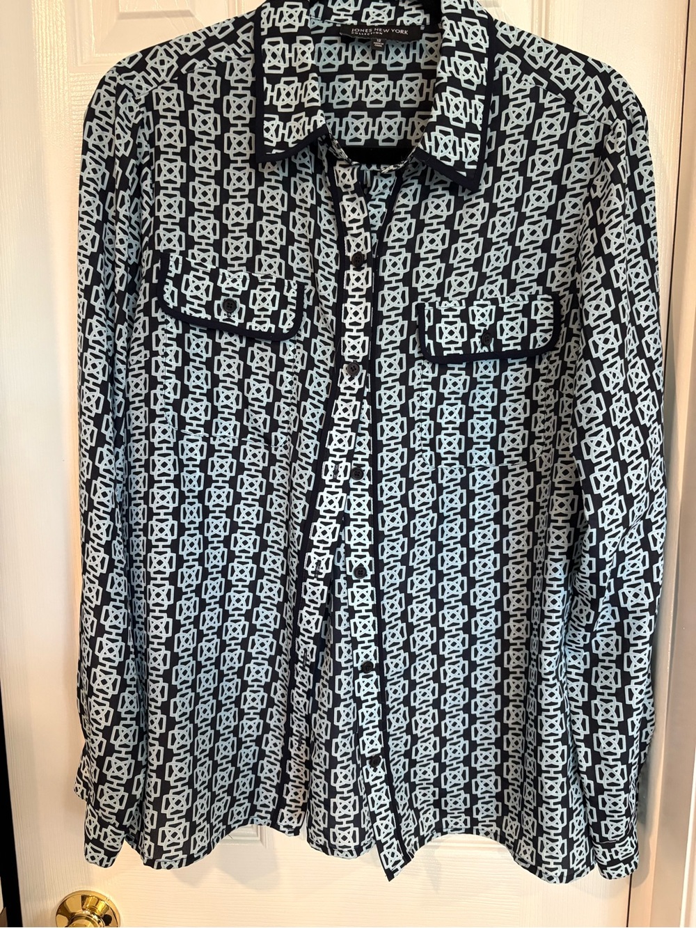 Jones New York Black & pale blue Geometric Button-Front Blouse